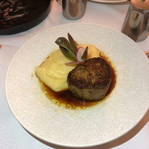 Shangri-La Sydney - room services